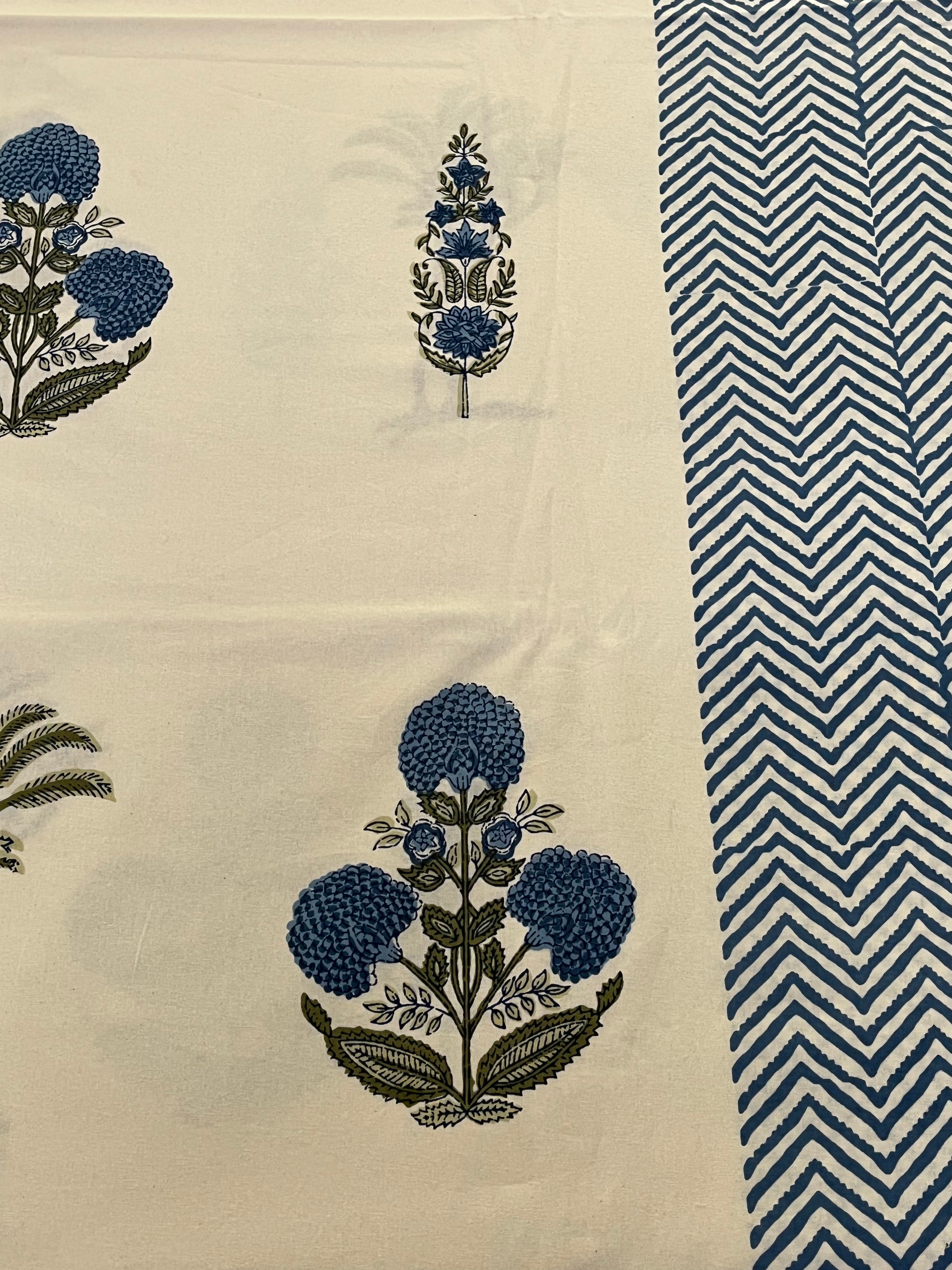 Pure Cotton Printed Bedsheet with 2 Reversible Pillow Covers, 108X108 inches