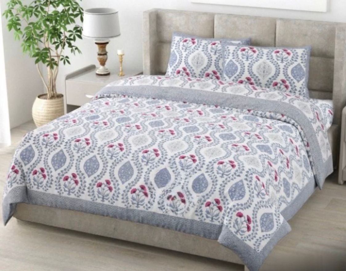 Pure Cotton Printed Bedsheet with 2 Reversible Pillow Covers, 108X108 inches