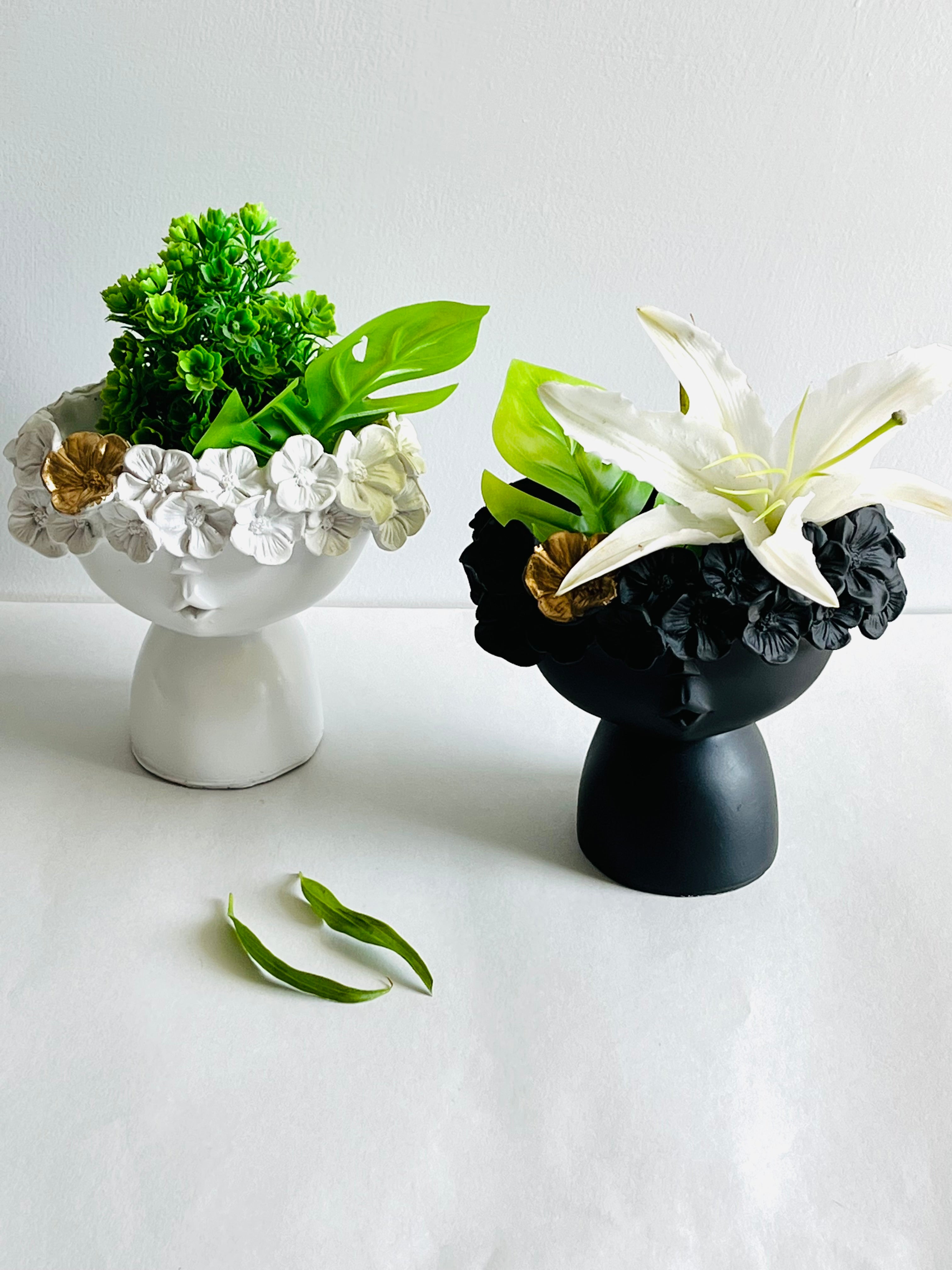 White & Black Resin Baby Vases- Set of 2