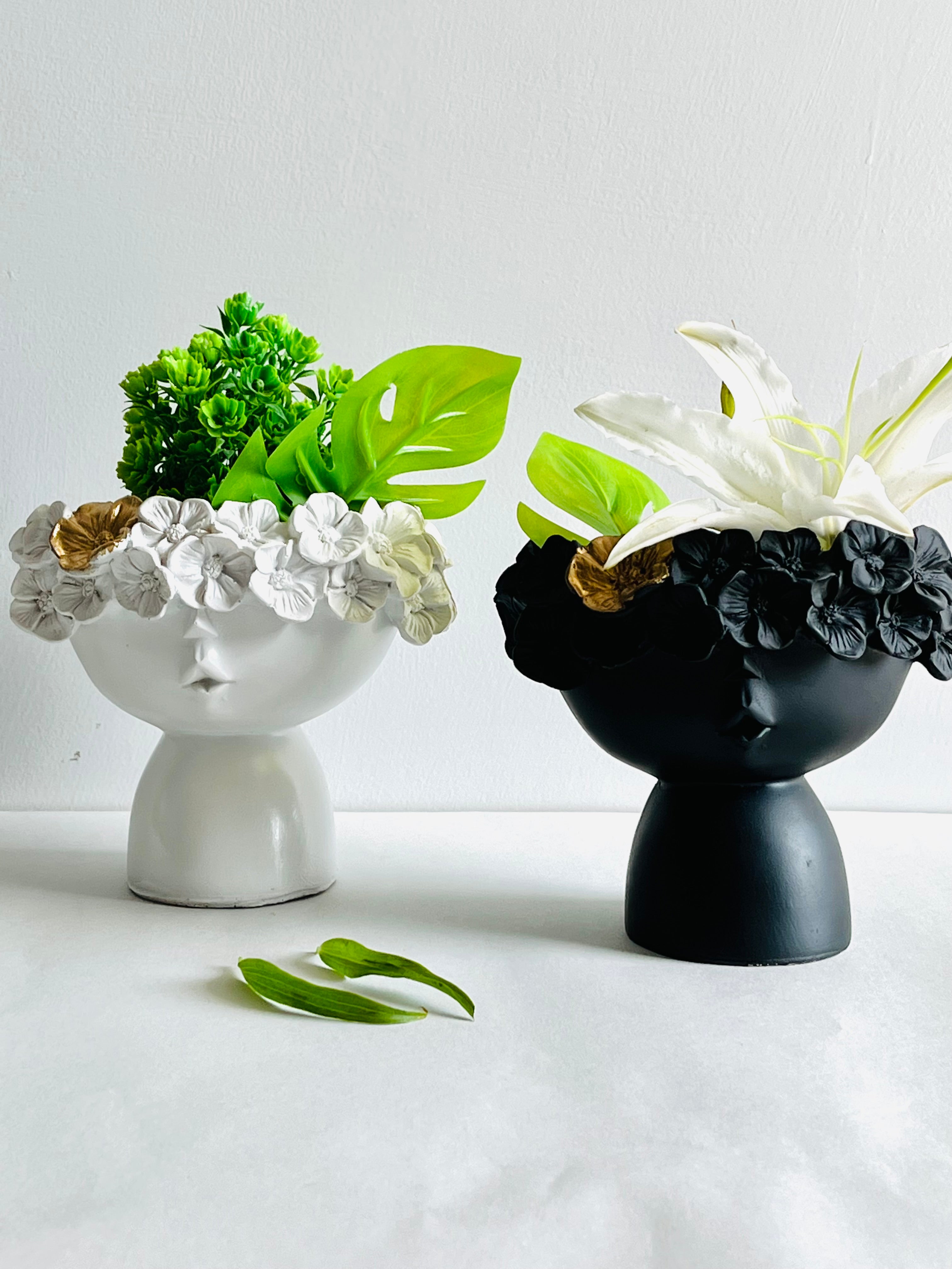 White & Black Resin Baby Vases- Set of 2