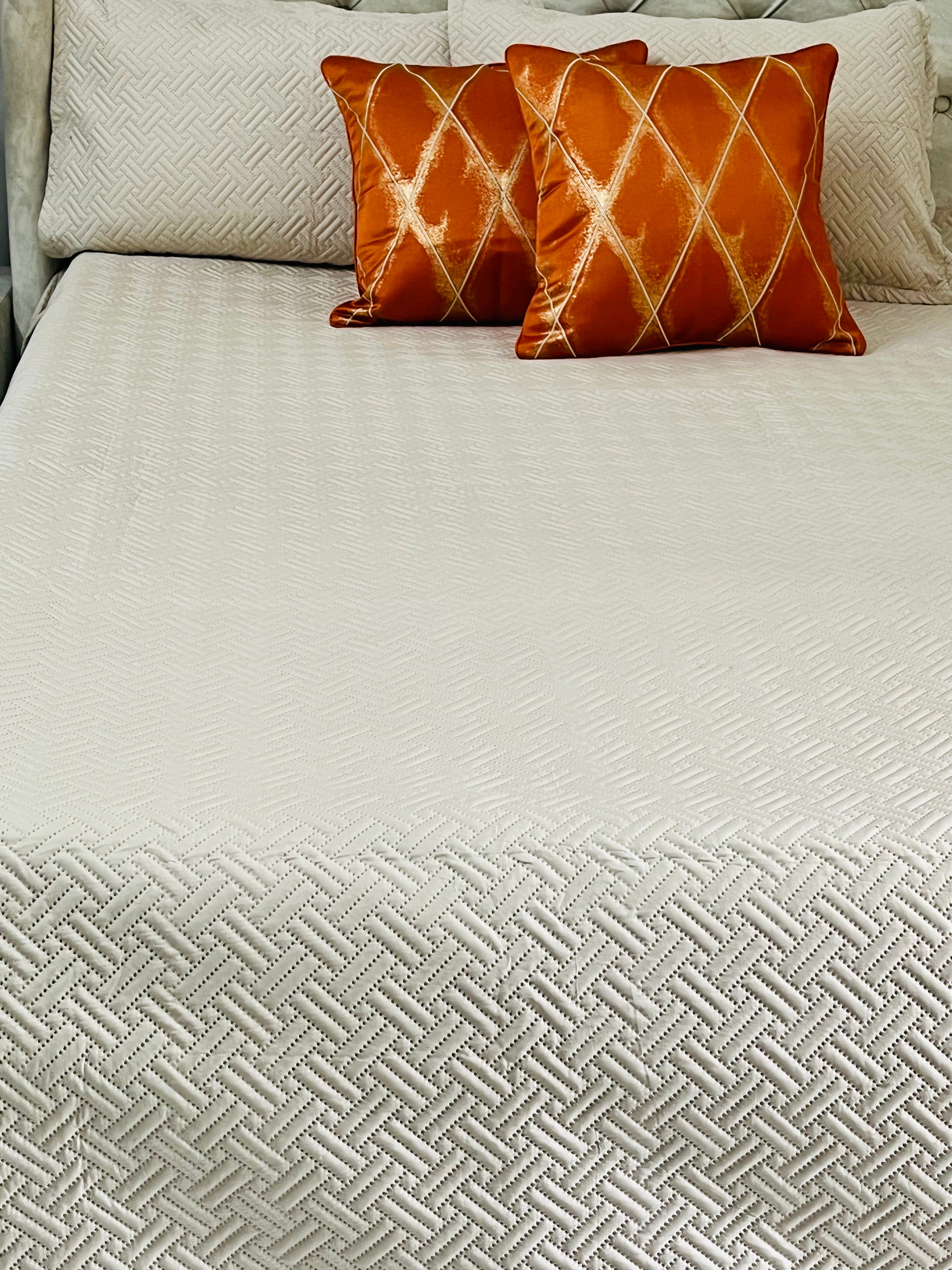 Beige King Size Ultrasonic Bedspread 90x100 inches