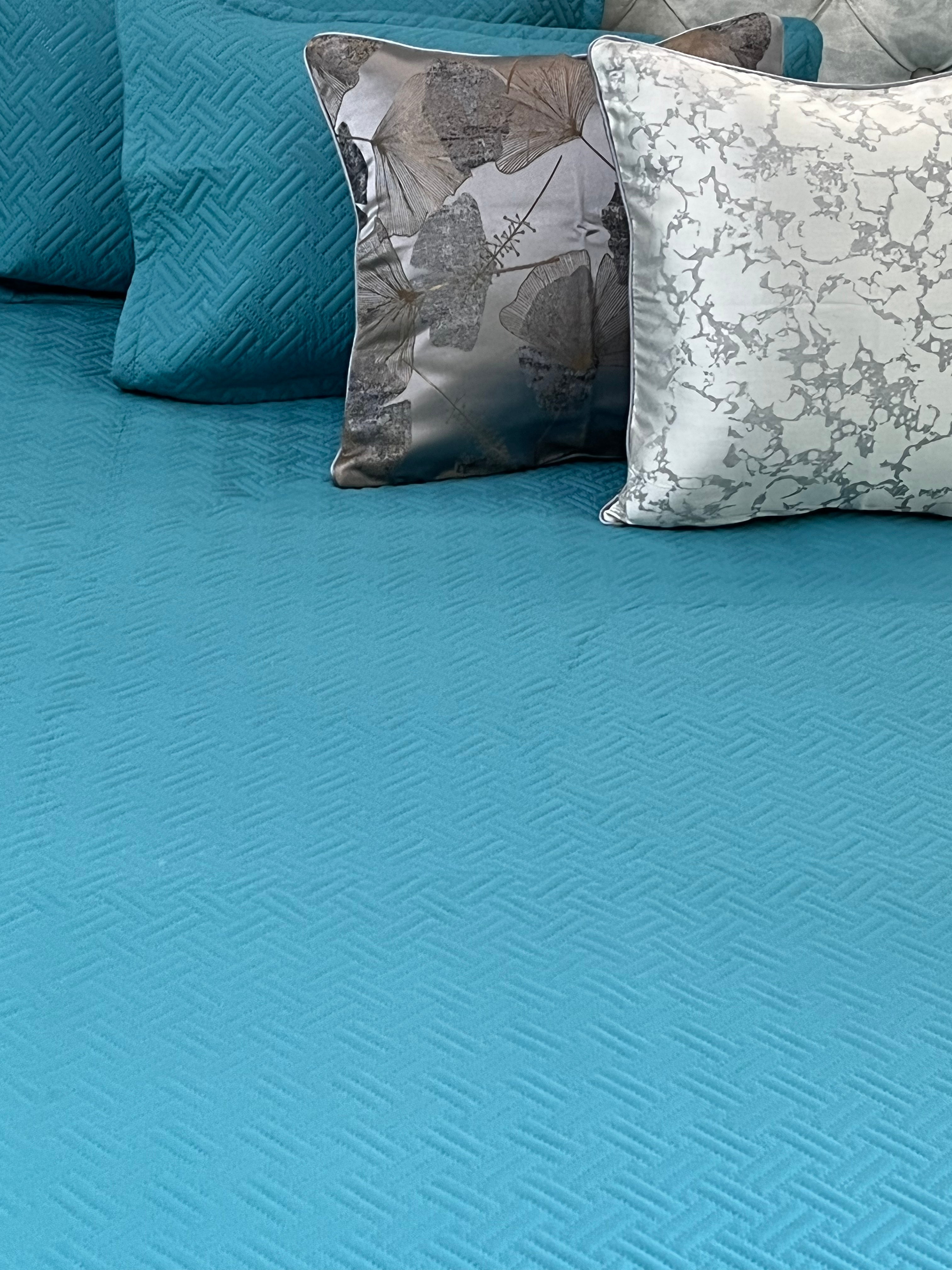 Aqua Blue King Size Ultrasonic Bedspread 90x100 Inches