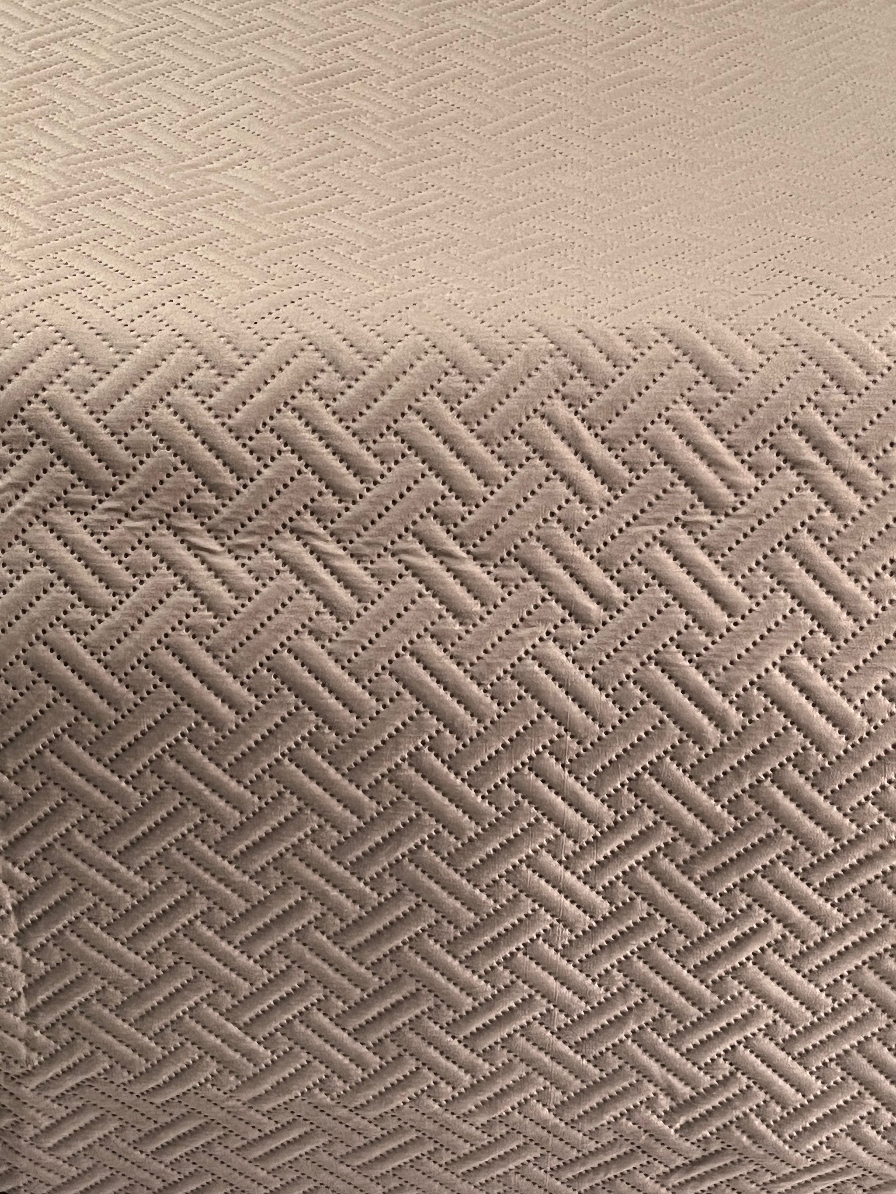 Light Brown Ultrasonic King Size Bedspread 90x100 inches