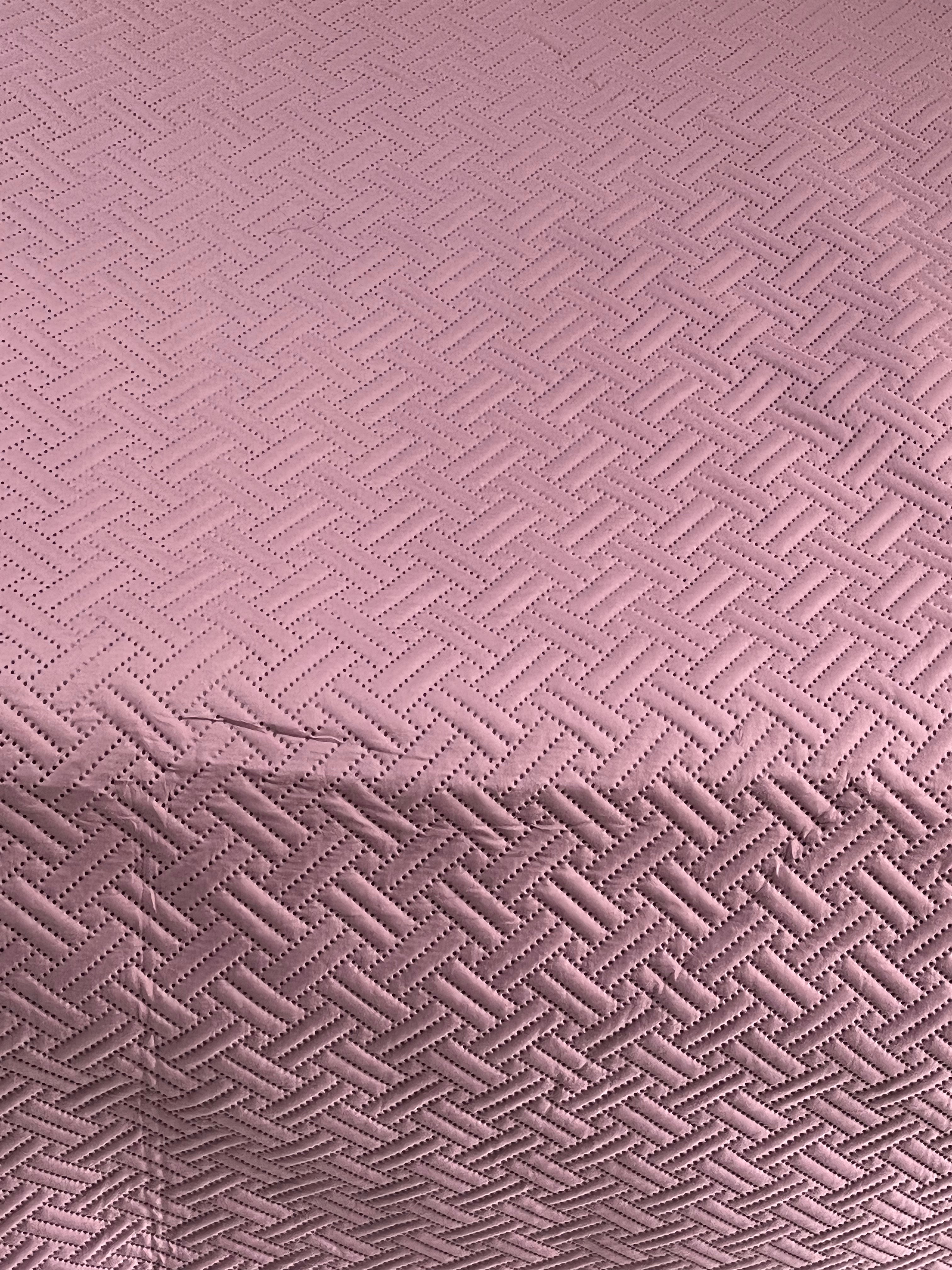 Light Mauve Ultrasonic King Size Bedspread 90x100 inches