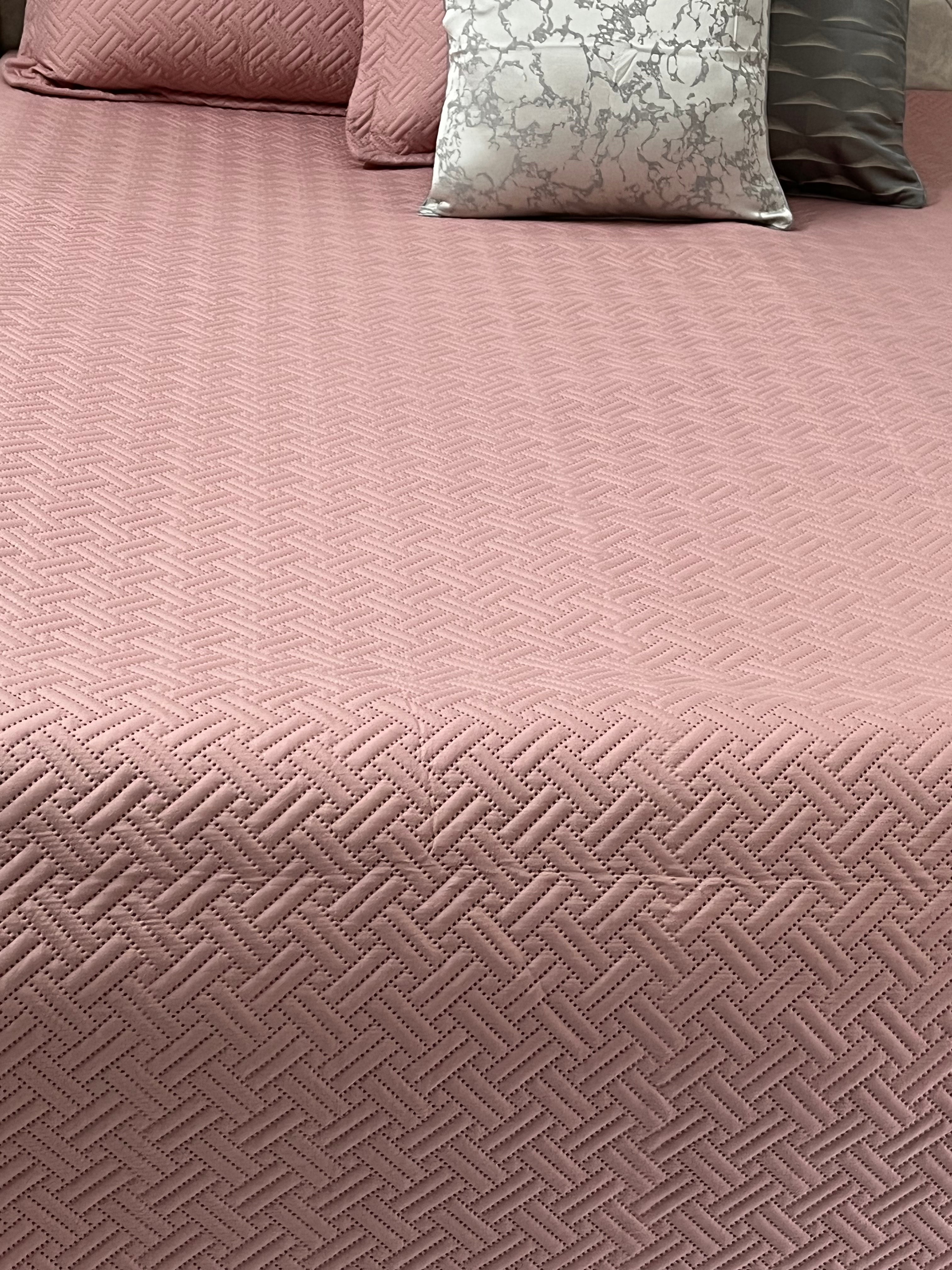 Powder Pink Ultrasonic King Size Bedspread 90x100 inches