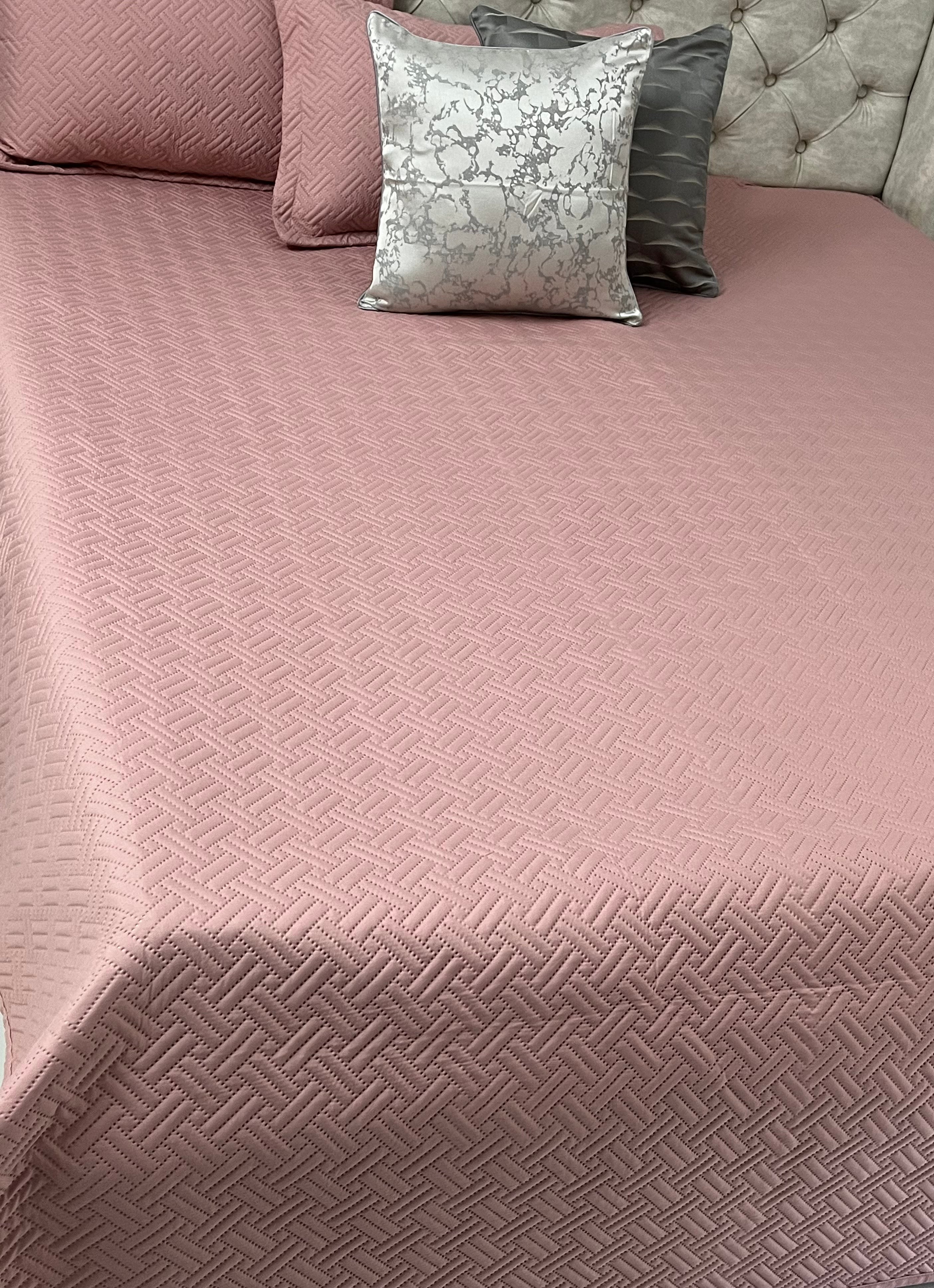 Powder Pink Ultrasonic King Size Bedspread 90x100 inches